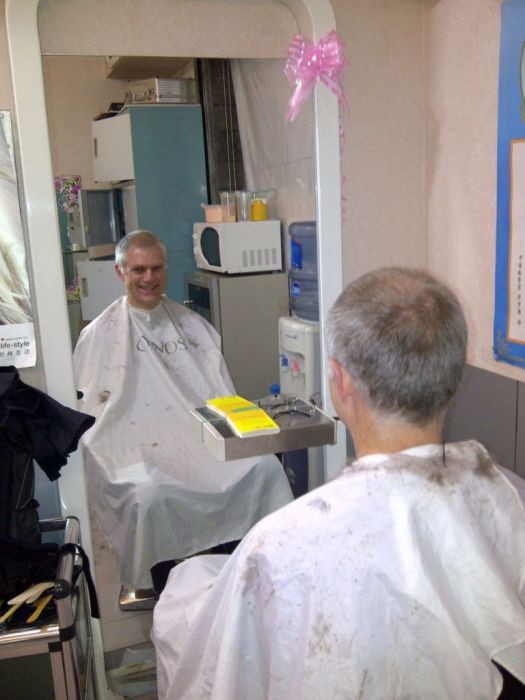 Hermann beim Fris�r
