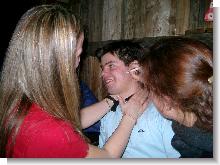 der hat da was an der Backe ...