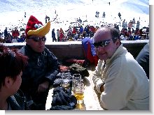 Der Handschuh-verschwinde-Tisch